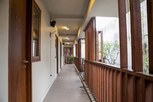 thumbnail: Exterior detail