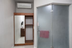thumbnail: Bathroom shower