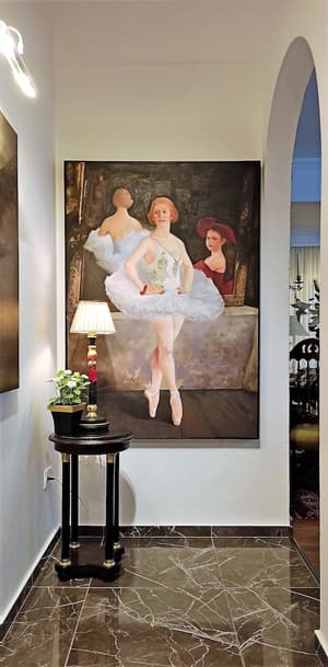 thumbnail: Interior entrance
