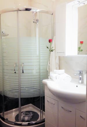 thumbnail: Bathroom shower