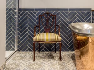 thumbnail: Interior