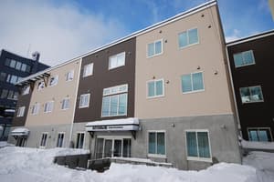 thumbnail: Exterior