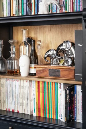 thumbnail: Interior detail