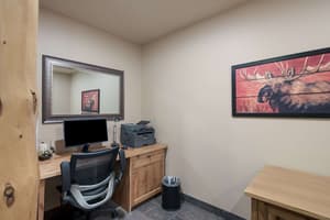 thumbnail: Business center