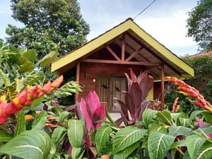 thumbnail: Front of property