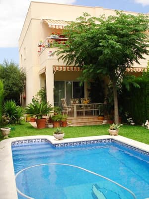 thumbnail: Outdoor pool