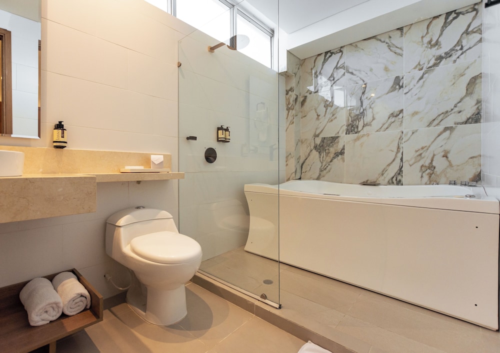 Jetted tub