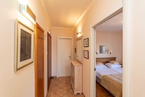 thumbnail: Interior detail