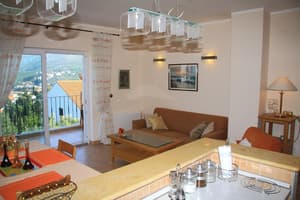 thumbnail: Dining room