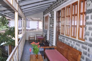 thumbnail: Front of property