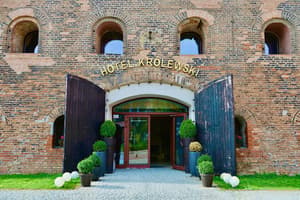 thumbnail: Property entrance