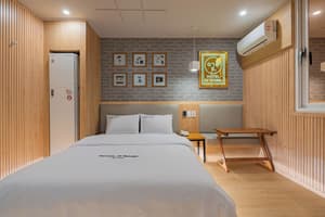thumbnail: Room
