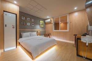 thumbnail: Room