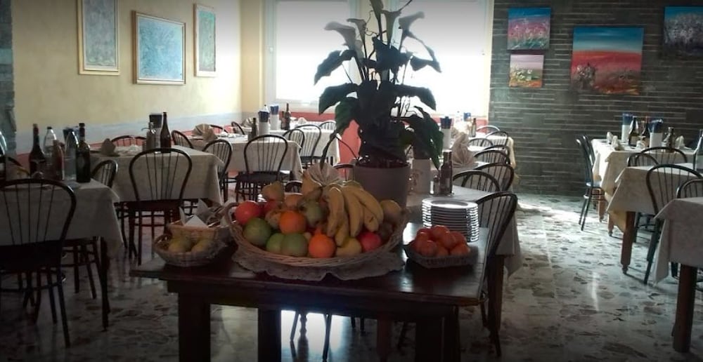 Restaurant-cafeteria