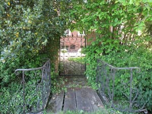 thumbnail: Courtyard