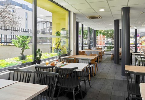 Hotel Paris Est Bobigny Breakfast Room