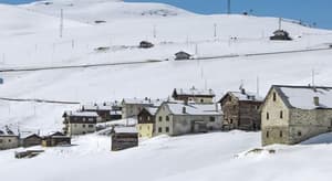 thumbnail: Ski hill