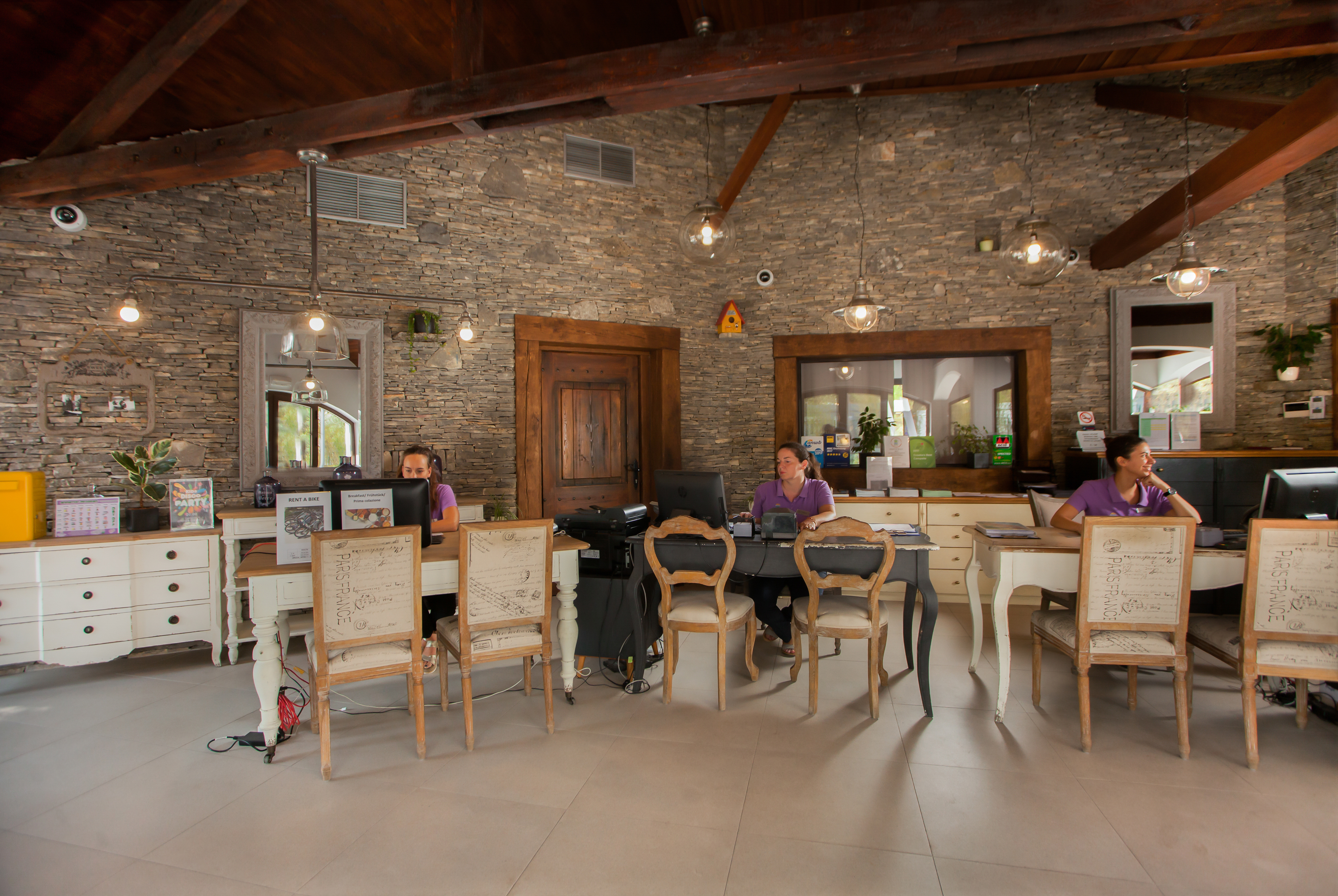 Restaurant-cafeteria