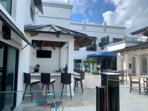 thumbnail: Sports bar