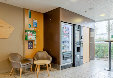 Hotel Valenciennes Lobby