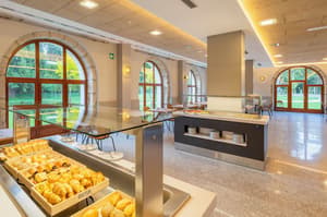 thumbnail: Breakfast area