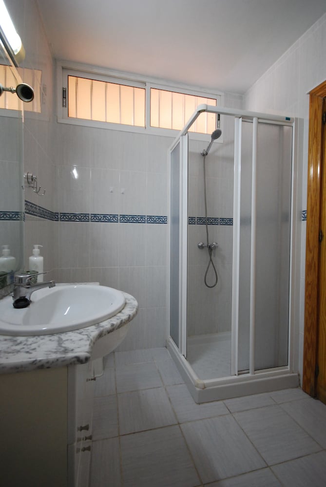 Bathroom shower
