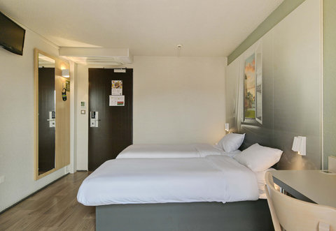Hotel Le Mans Centre Twin Room
