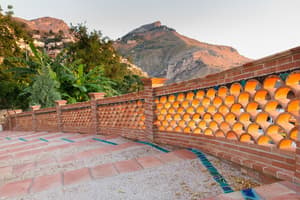 thumbnail: Exterior detail