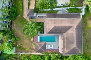 thumbnail: Front of property