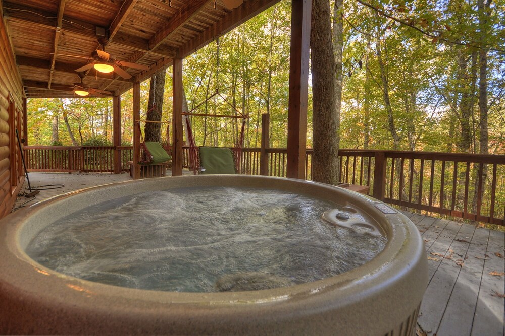 Private spa tub