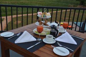 thumbnail: Outdoor dining