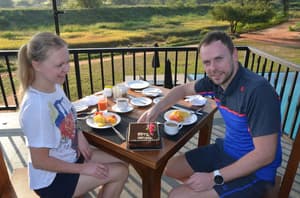 thumbnail: Couples dining