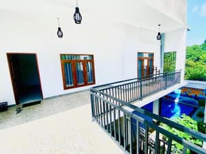 thumbnail: 732009483.jpg