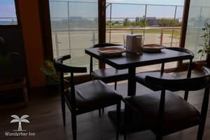 thumbnail: Couples dining