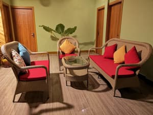 thumbnail: Lobby sitting area