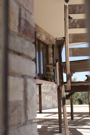 thumbnail: Exterior detail