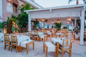 thumbnail: Restaurant