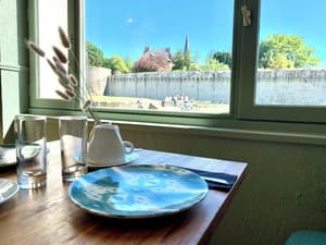 thumbnail: Restaurant