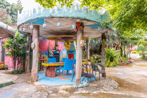 thumbnail: Bar (on property)