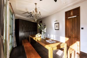 thumbnail: Interior detail