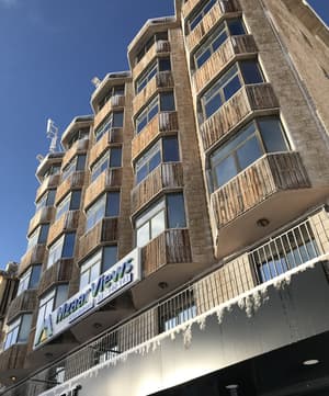 thumbnail: Front of property