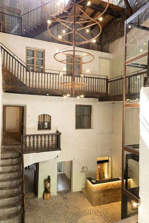 thumbnail: Interior