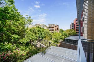 thumbnail: Courtyard