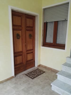 thumbnail: Interior entrance