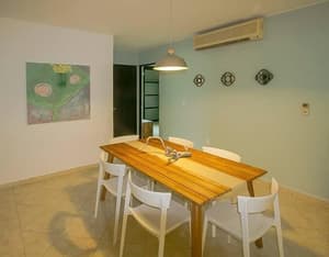 thumbnail: In-room dining