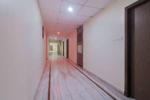 thumbnail: Hallway