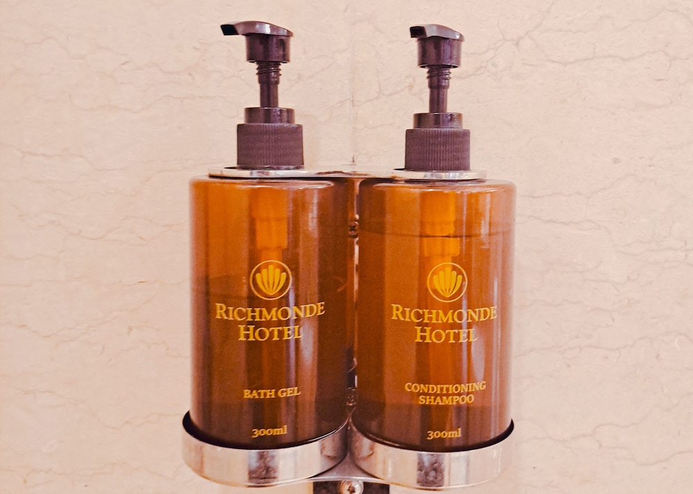 Bathroom amenities