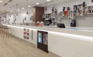 thumbnail: Bar (on property)