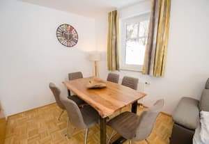 thumbnail: In-room dining