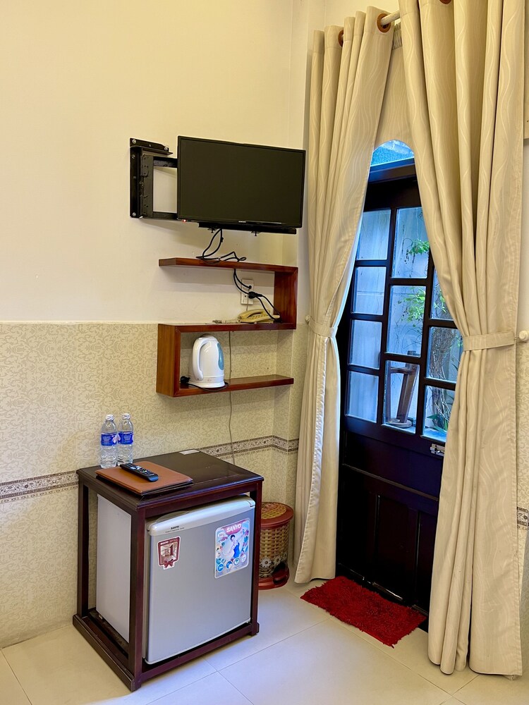 Mini-refrigerator